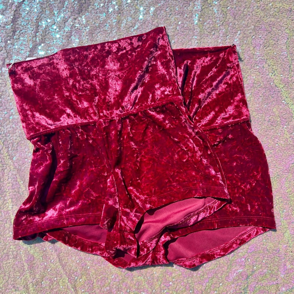 NEW Red Velvet High Waist Short Shorts